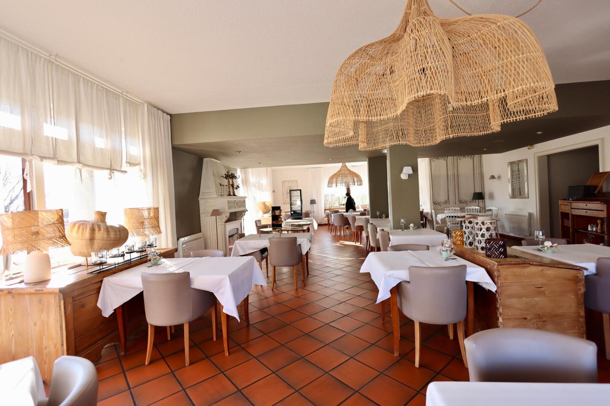 Hotel Restaurant Verger Des Chateaux, Route Des Vins Haut-Koenigsbourg Dieffenthal Esterno foto