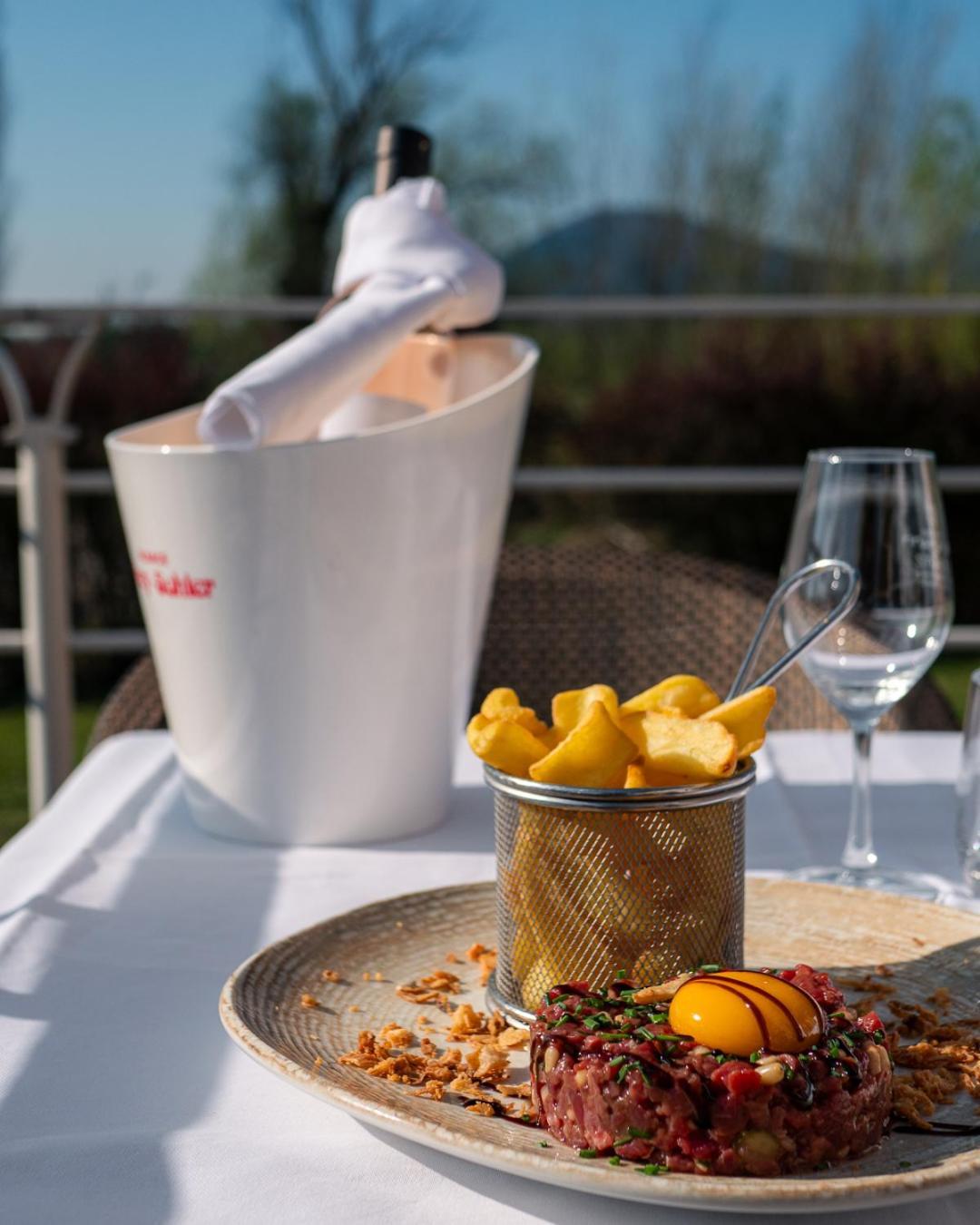 Hotel Restaurant Verger Des Chateaux, Route Des Vins Haut-Koenigsbourg Dieffenthal Esterno foto